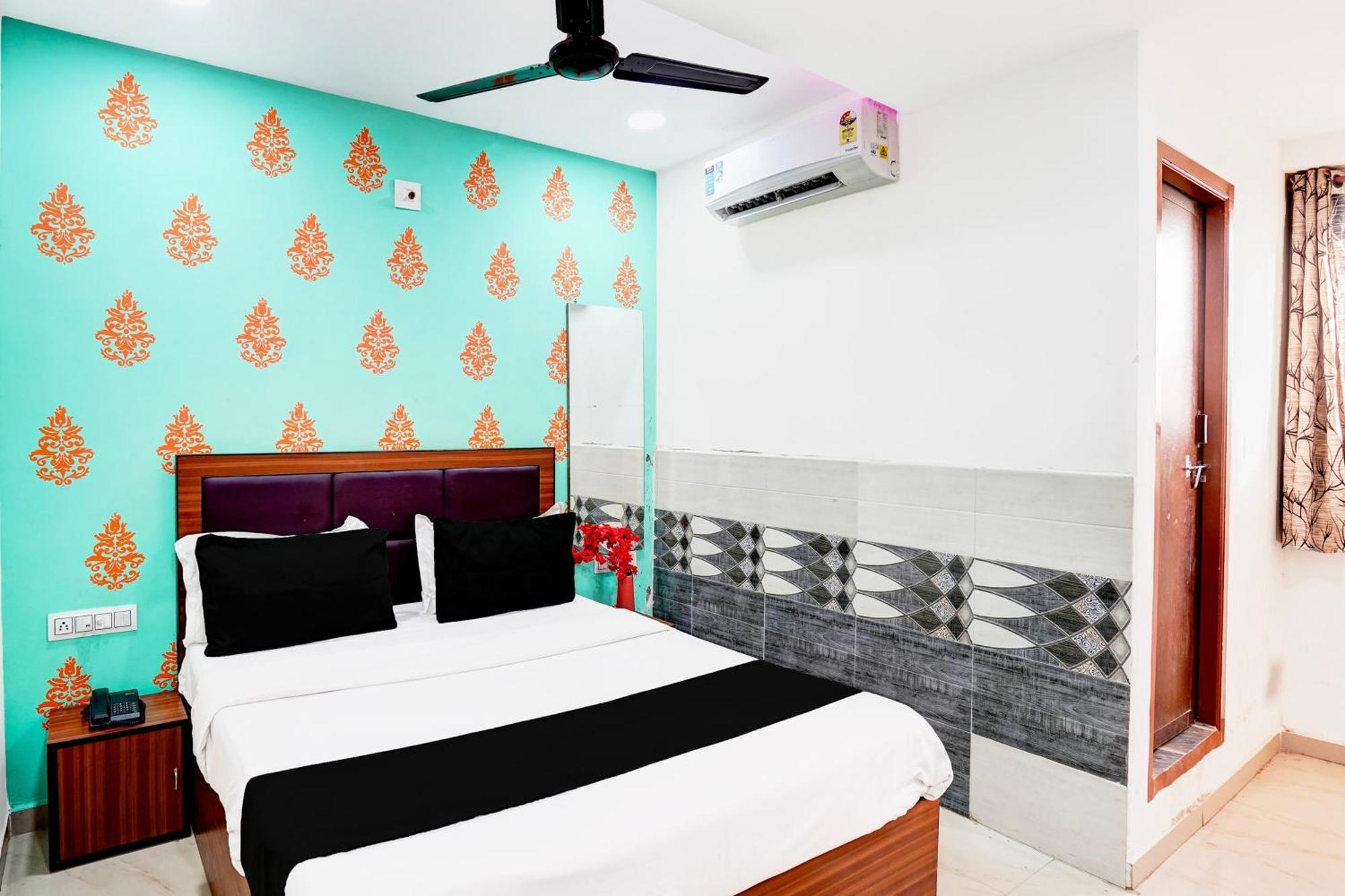 Super Hotel O Geeta Mandir Formerly Hotel Green Park Ahmedabad Extérieur photo